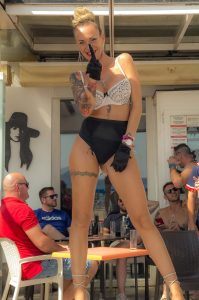 Stripper femenina en despedida de soltero en Benidorm de Despedidas Farley